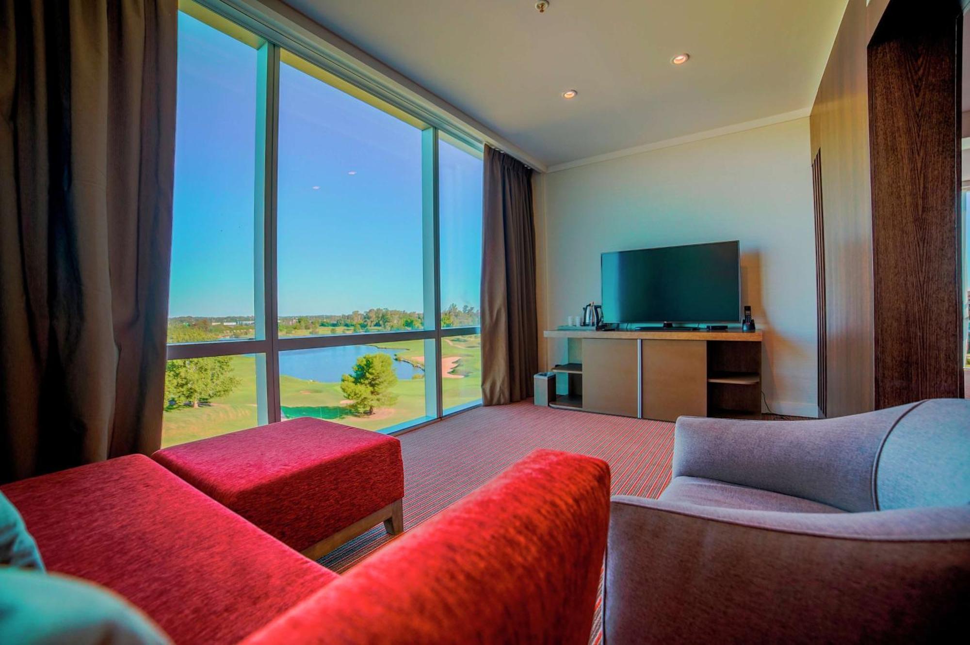 ฮิลตัน ปิลาร์ Hotel ปีลาร์ ภายนอก รูปภาพ